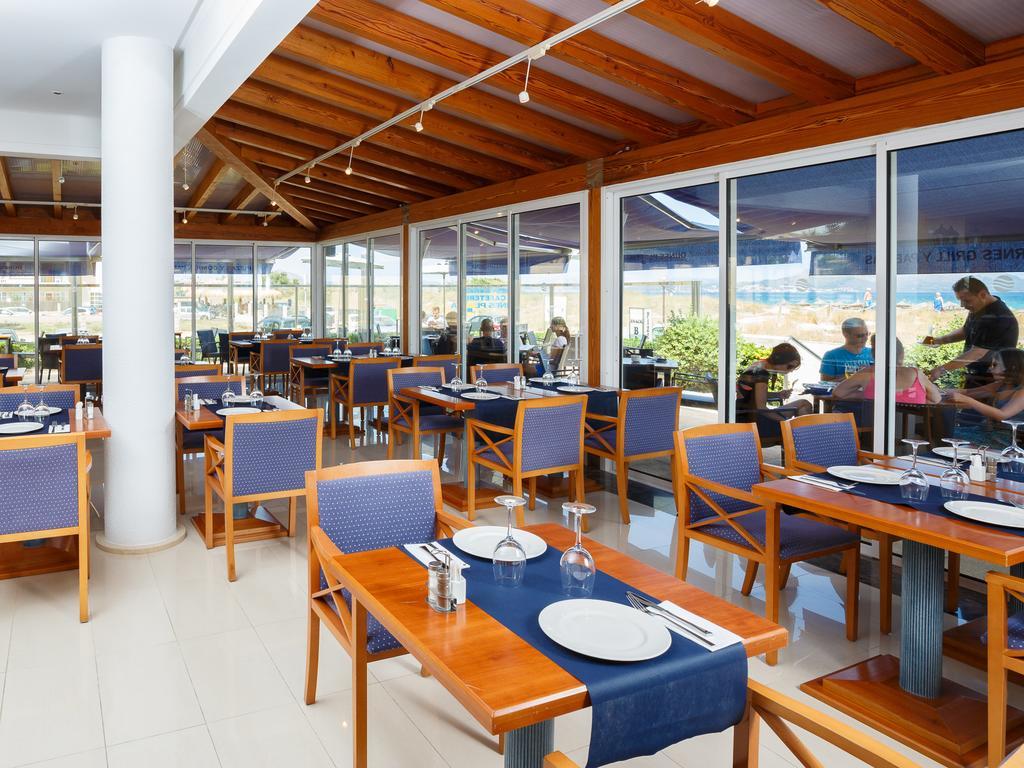 Aparthotel Dunes Platja Кан Пикафорт Экстерьер фото