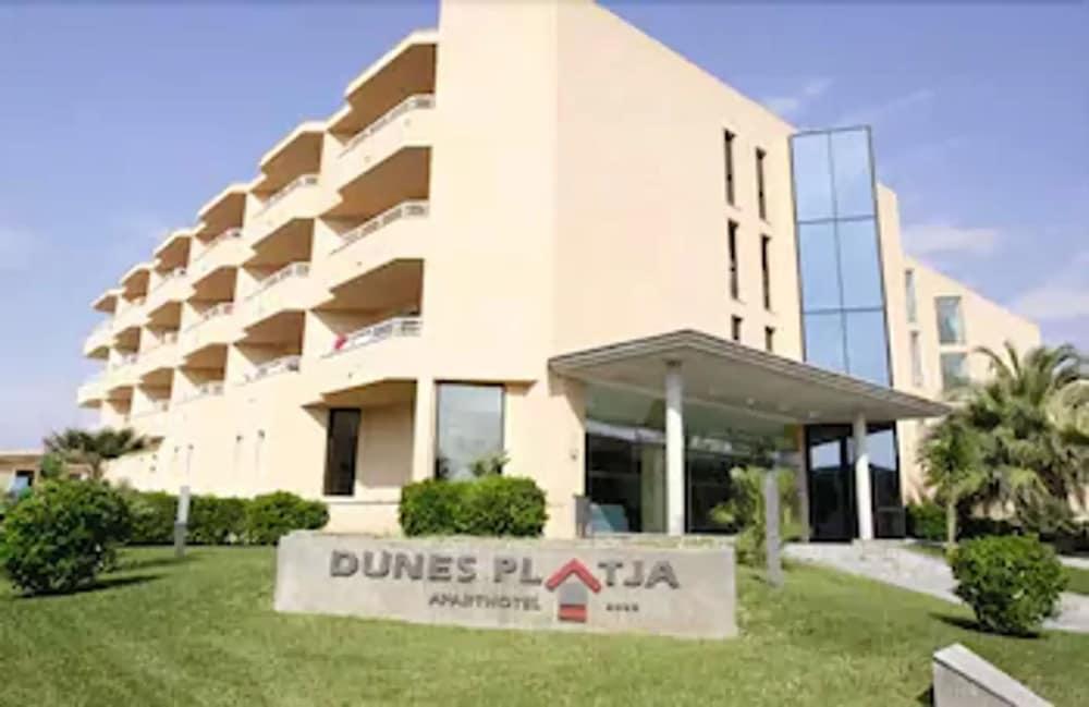 Aparthotel Dunes Platja Кан Пикафорт Экстерьер фото