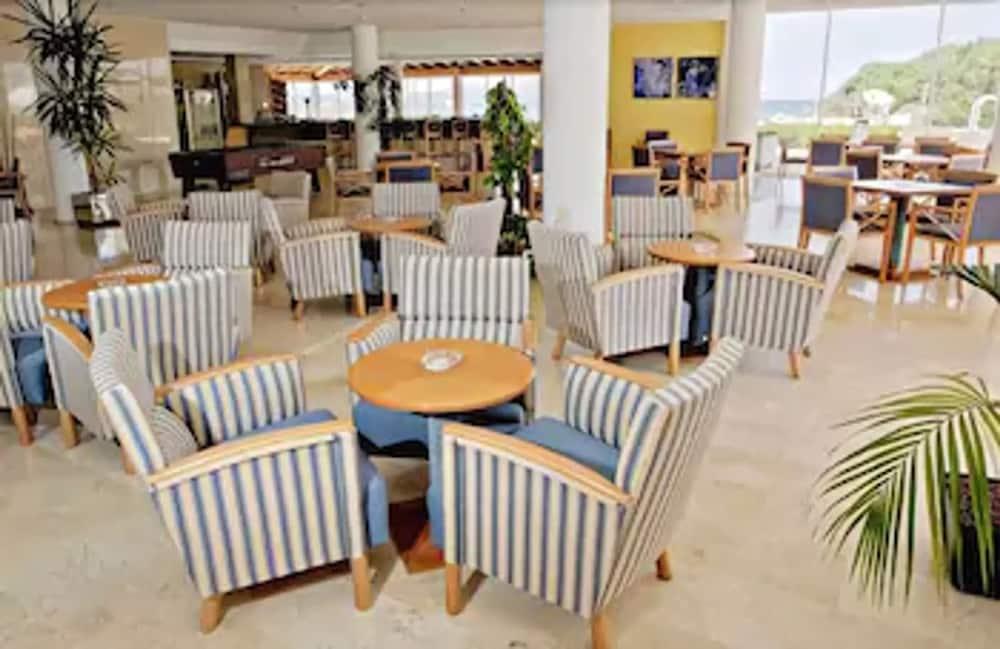 Aparthotel Dunes Platja Кан Пикафорт Экстерьер фото
