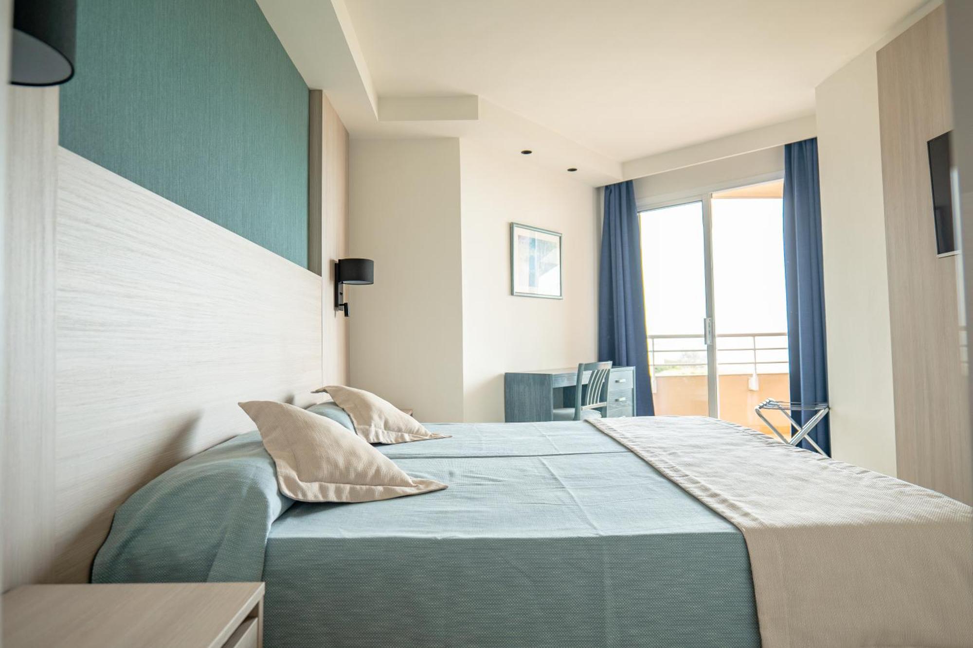 Aparthotel Dunes Platja Кан Пикафорт Экстерьер фото