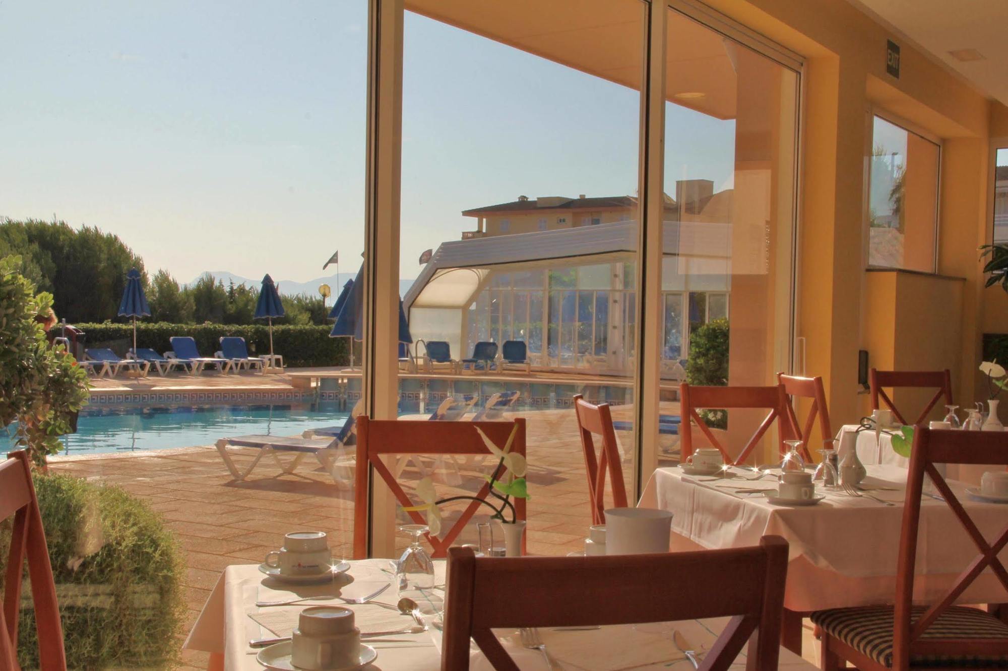 Aparthotel Dunes Platja Кан Пикафорт Экстерьер фото